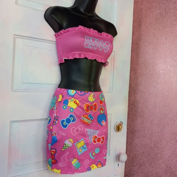 😵Hello Kitty kawaii graphic skirt set w/ ruffled tube top! Nwt! So cute! - Picture 5 of 7